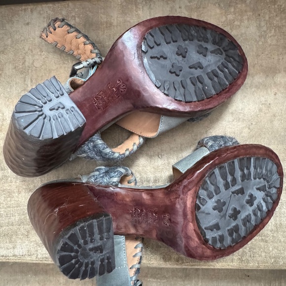 John Fluevog blue gray Strappy Sandals sz 7.5 - Picture 7 of 7